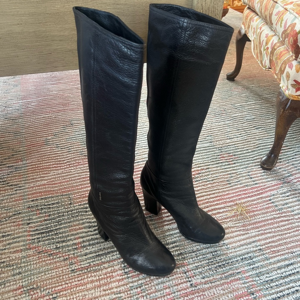 Prada boots 9/39